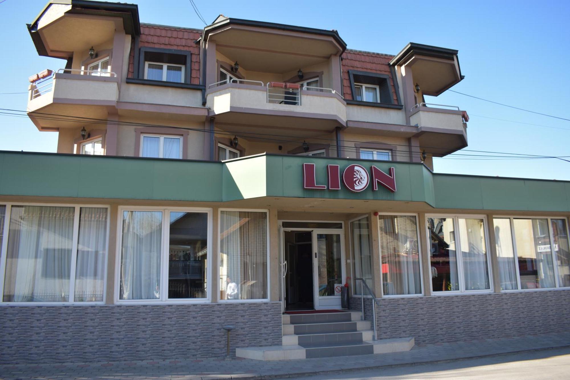 Garni Hotel Lion Jagodina Exterior foto