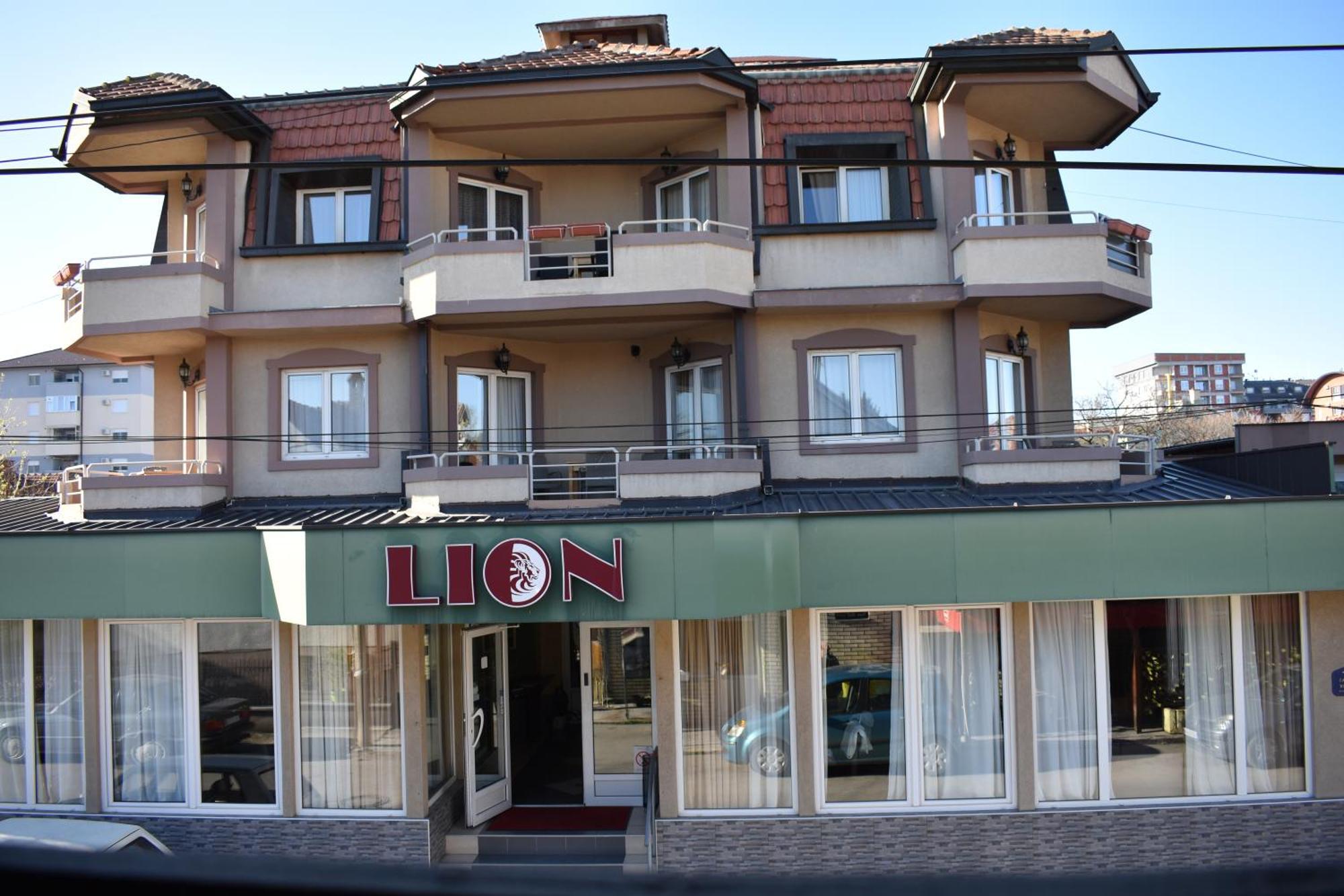 Garni Hotel Lion Jagodina Exterior foto