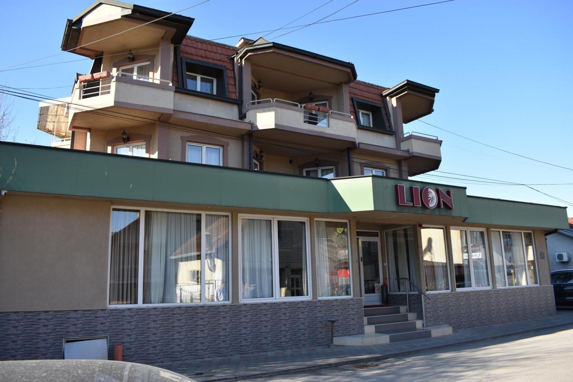 Garni Hotel Lion Jagodina Exterior foto