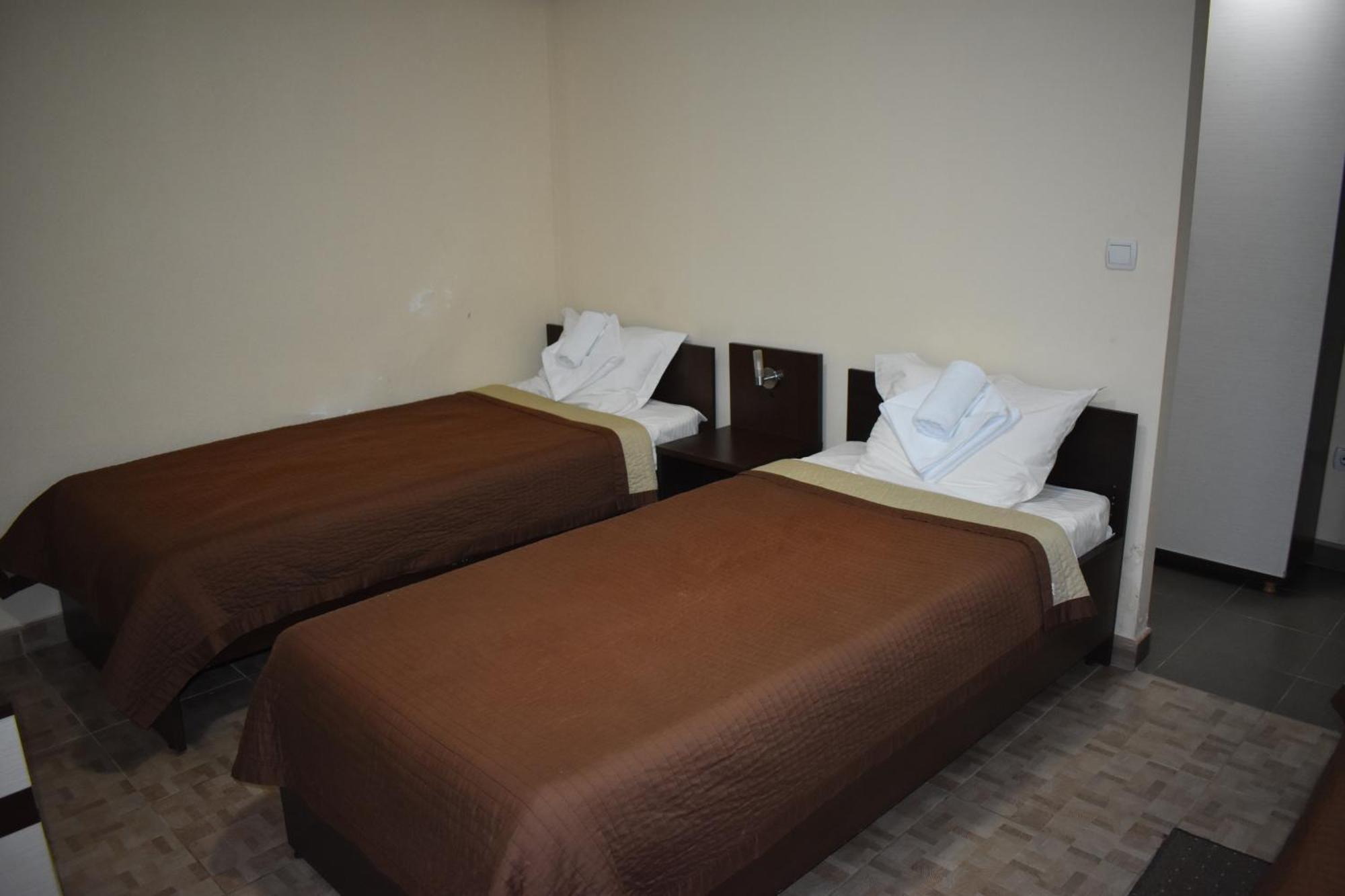 Garni Hotel Lion Jagodina Exterior foto