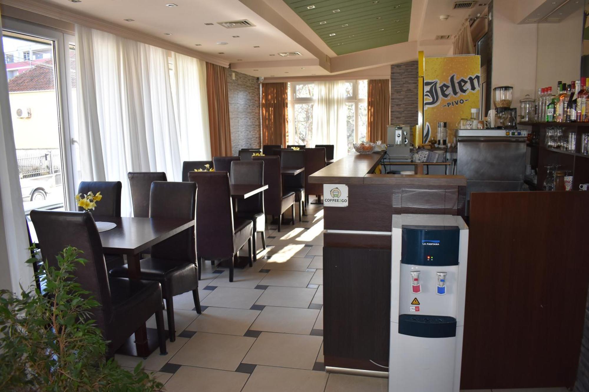 Garni Hotel Lion Jagodina Exterior foto