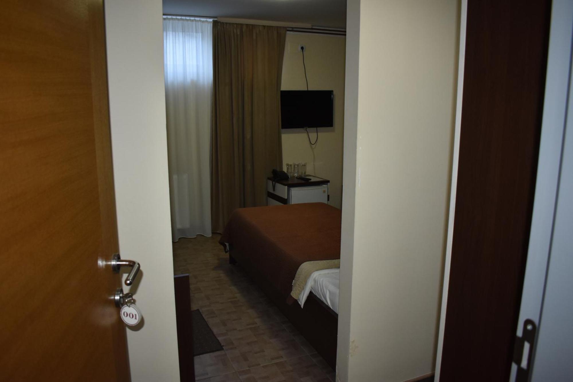 Garni Hotel Lion Jagodina Exterior foto