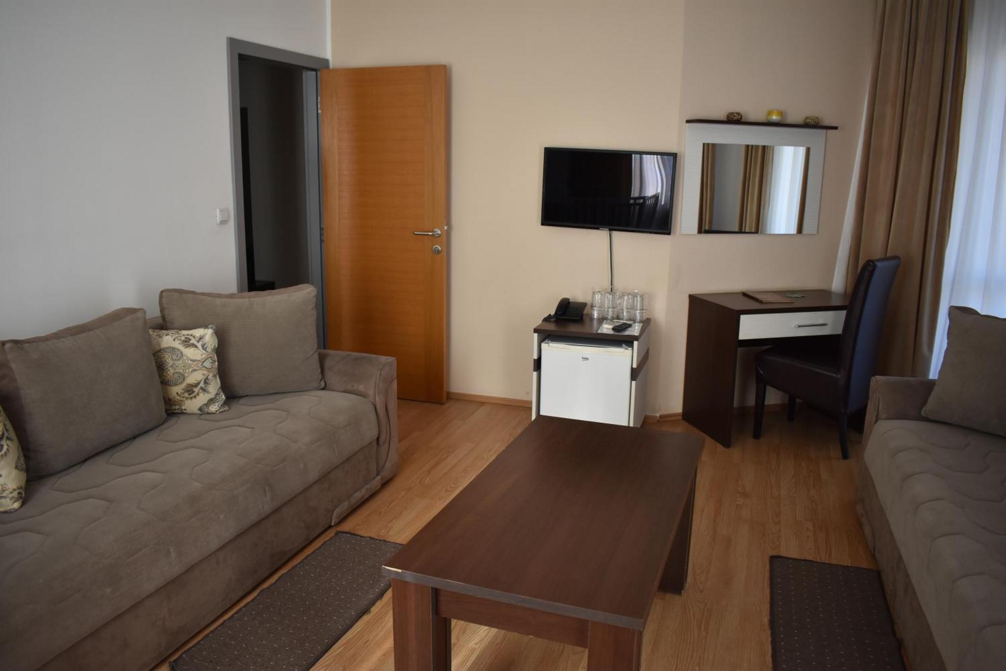 Garni Hotel Lion Jagodina Exterior foto