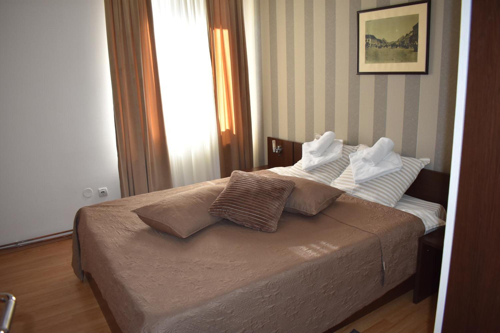 Garni Hotel Lion Jagodina Exterior foto