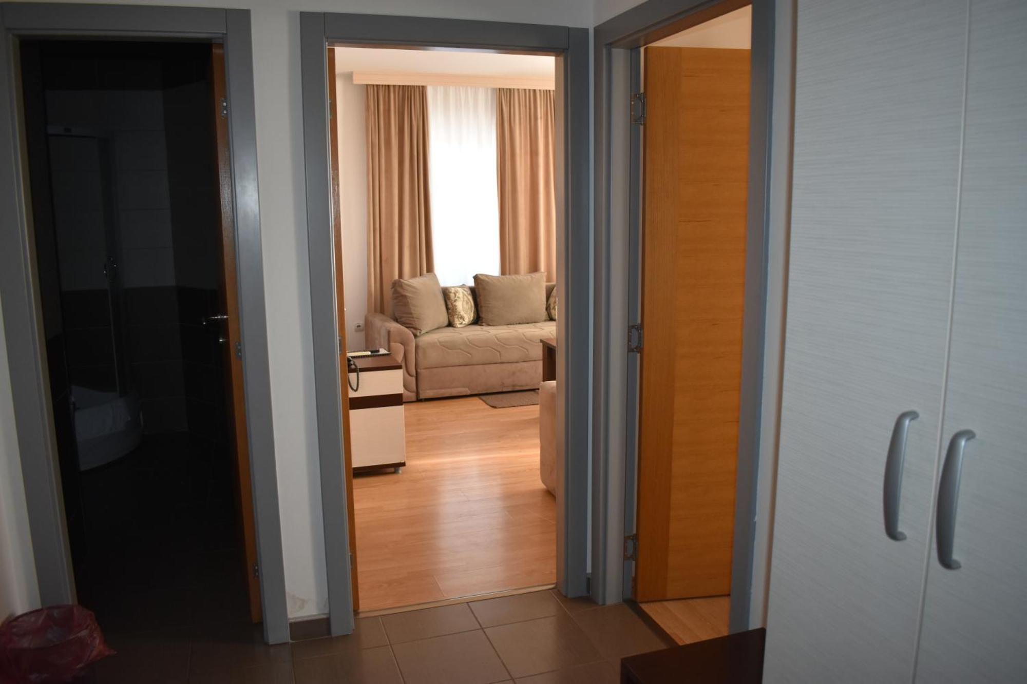 Garni Hotel Lion Jagodina Exterior foto
