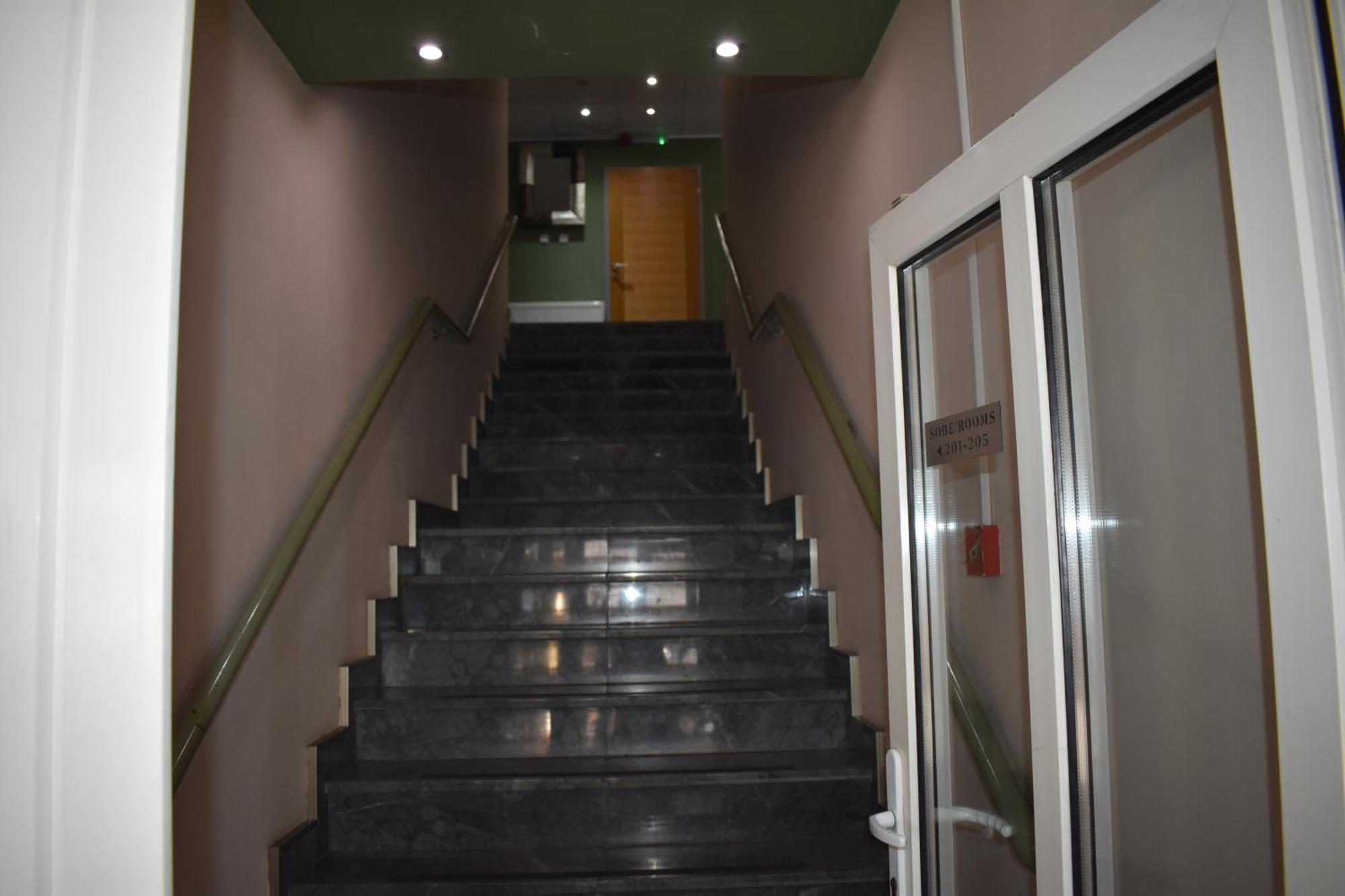 Garni Hotel Lion Jagodina Exterior foto