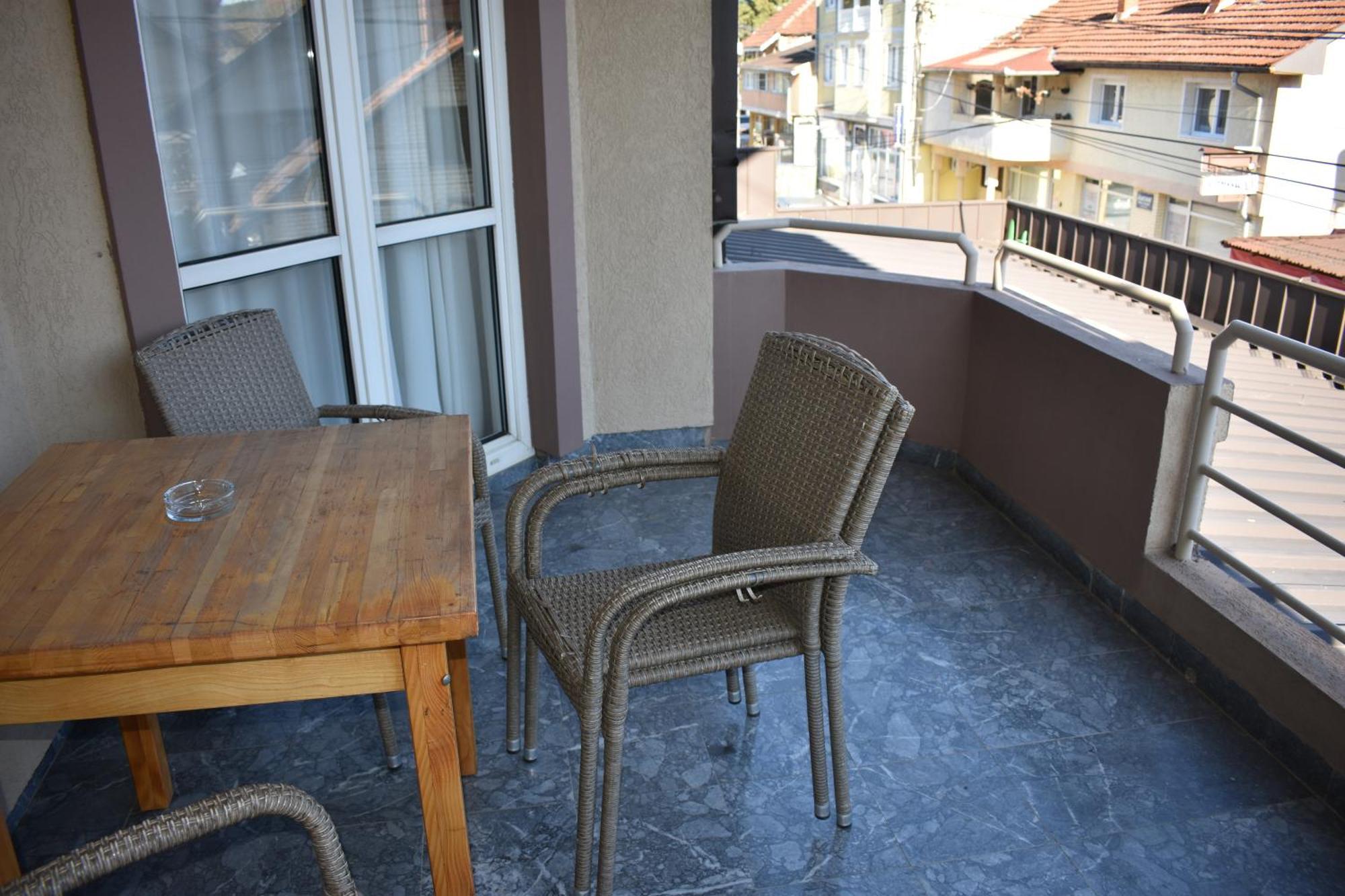 Garni Hotel Lion Jagodina Exterior foto