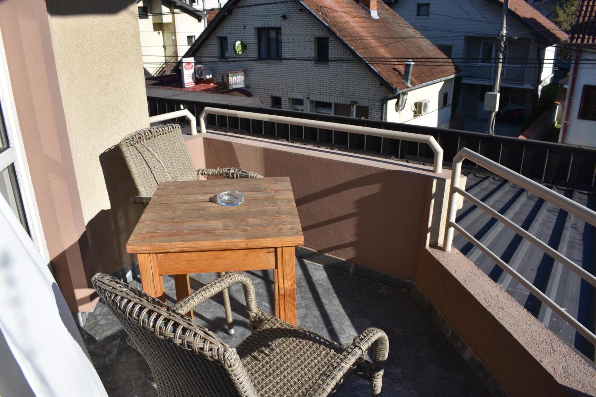 Garni Hotel Lion Jagodina Exterior foto