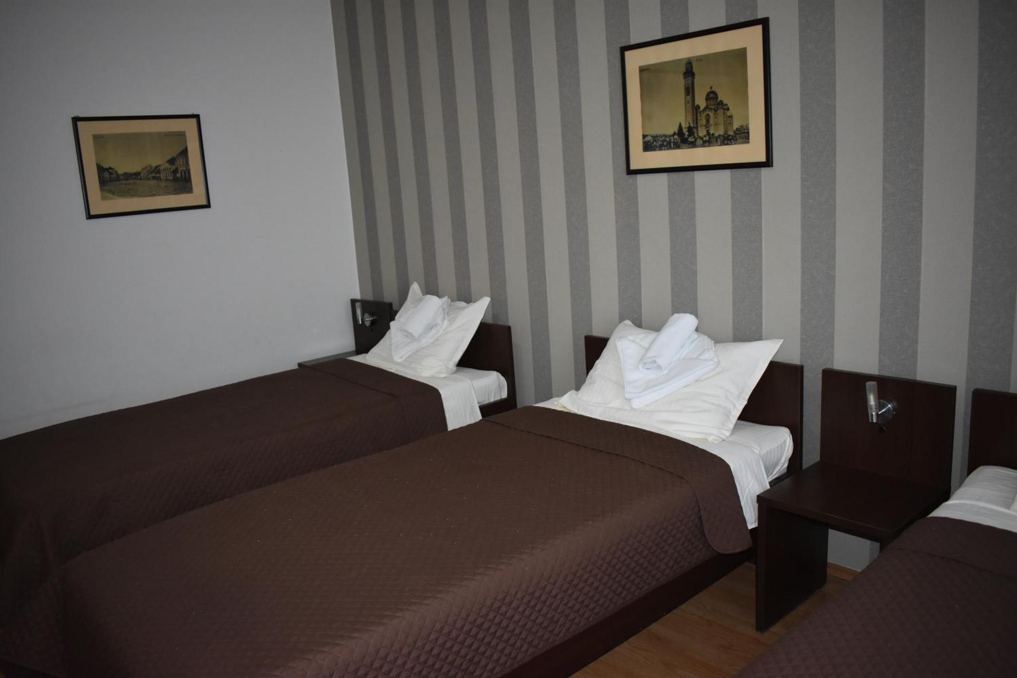 Garni Hotel Lion Jagodina Exterior foto