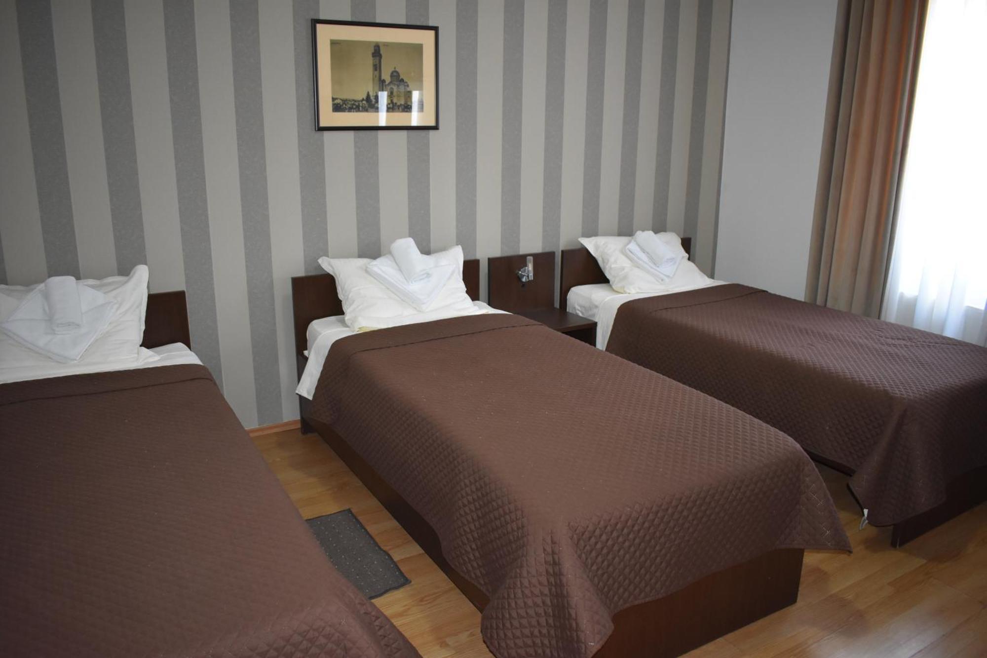 Garni Hotel Lion Jagodina Exterior foto