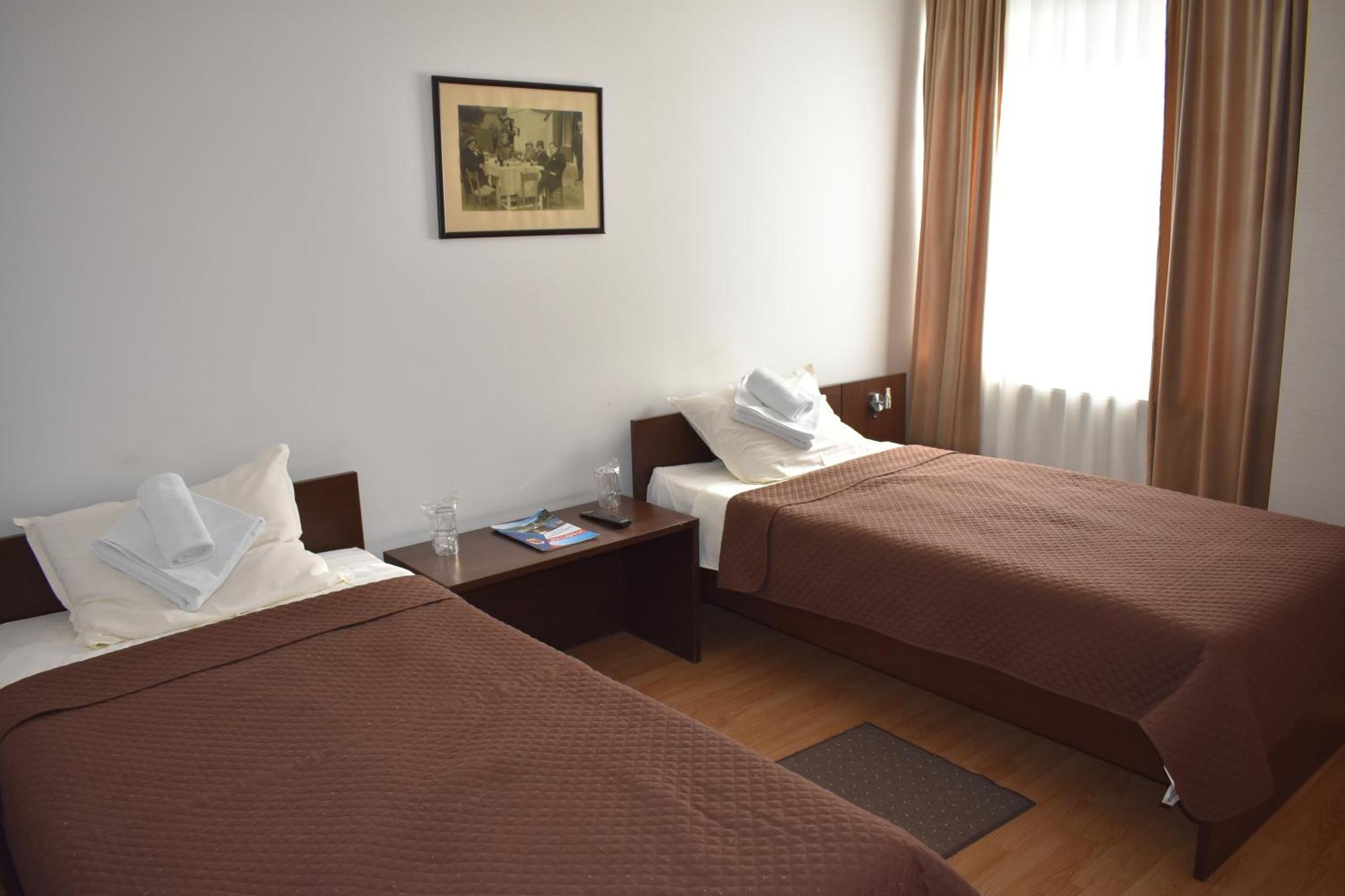 Garni Hotel Lion Jagodina Exterior foto