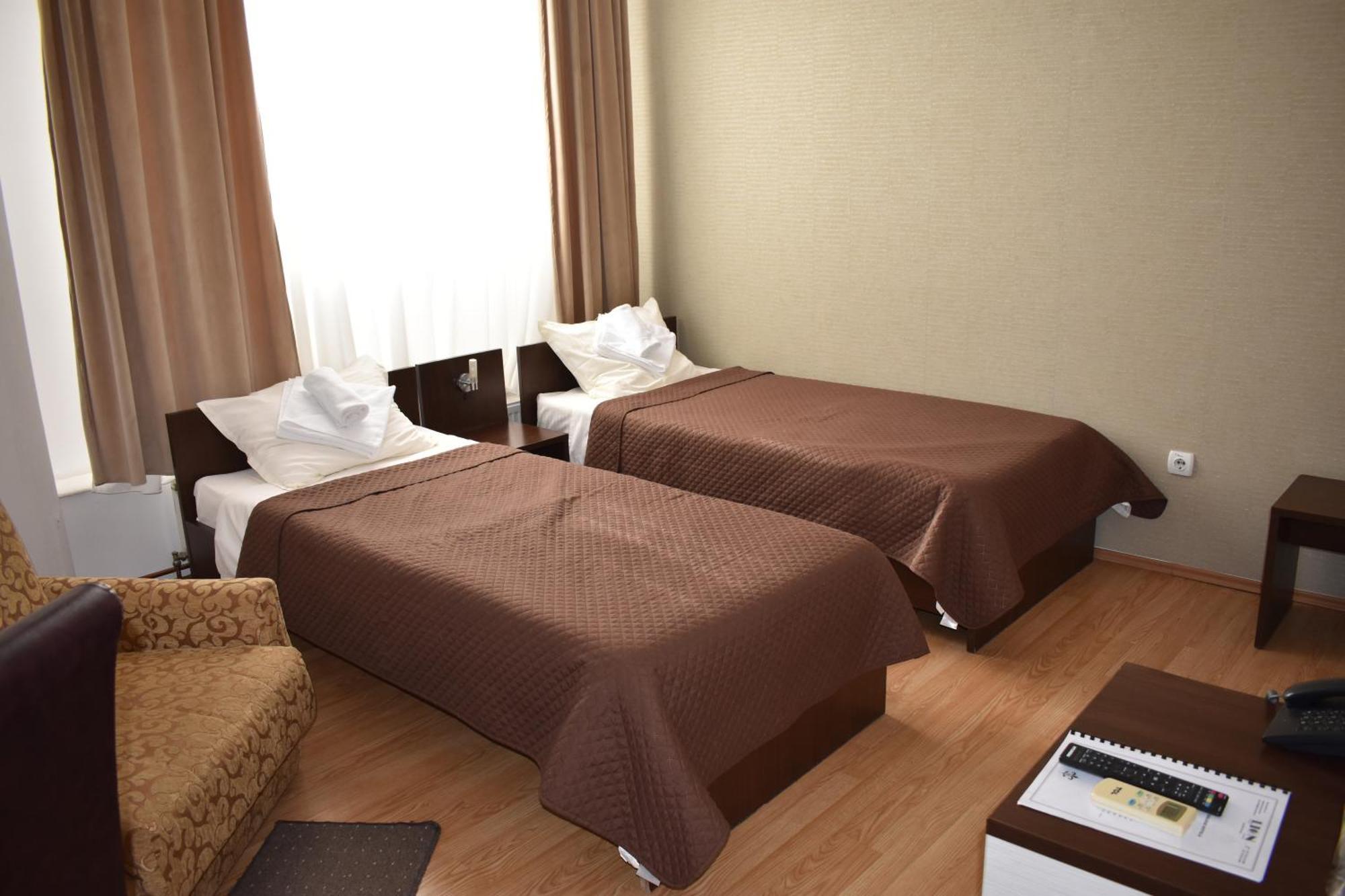 Garni Hotel Lion Jagodina Exterior foto