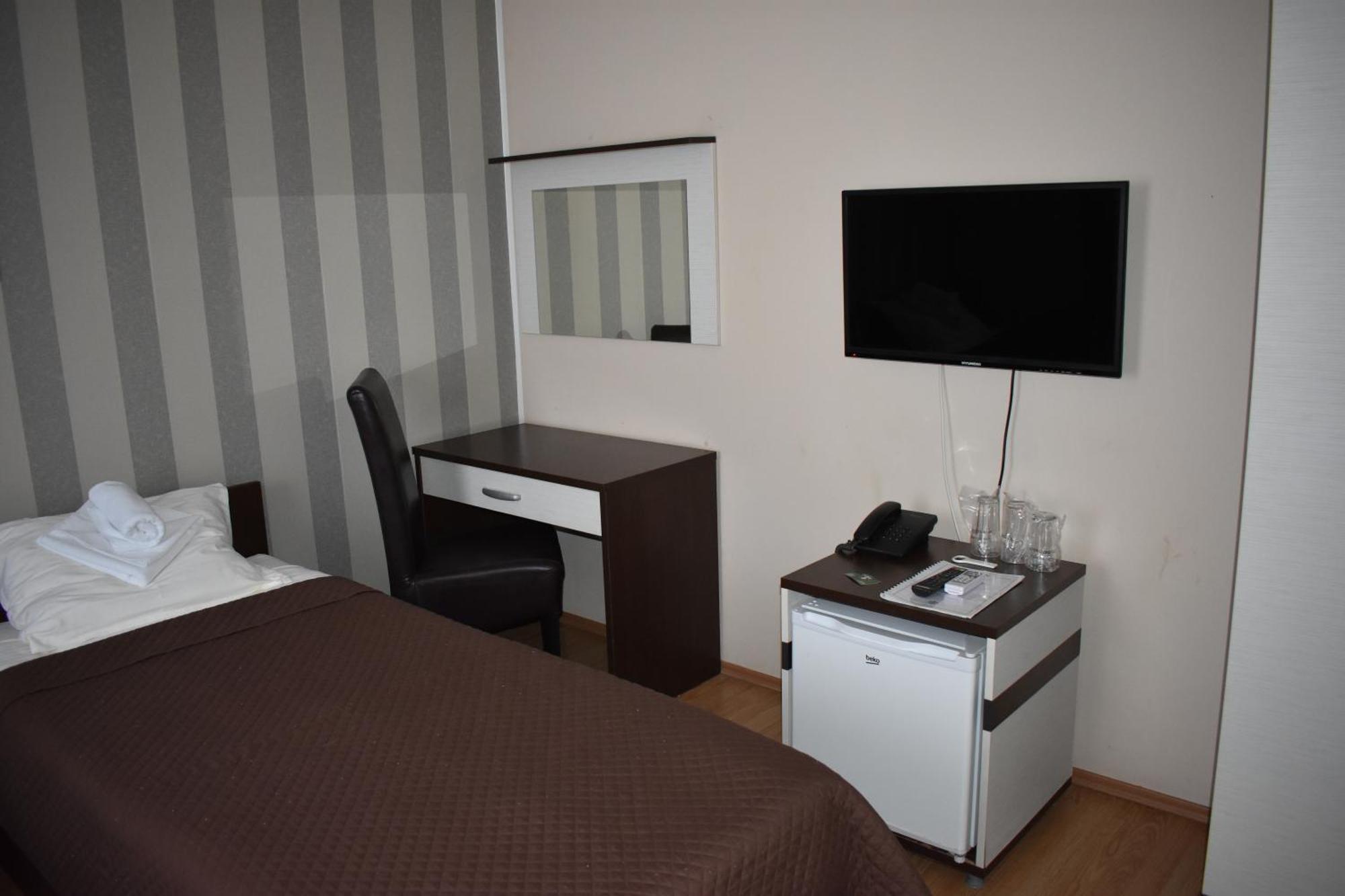Garni Hotel Lion Jagodina Exterior foto