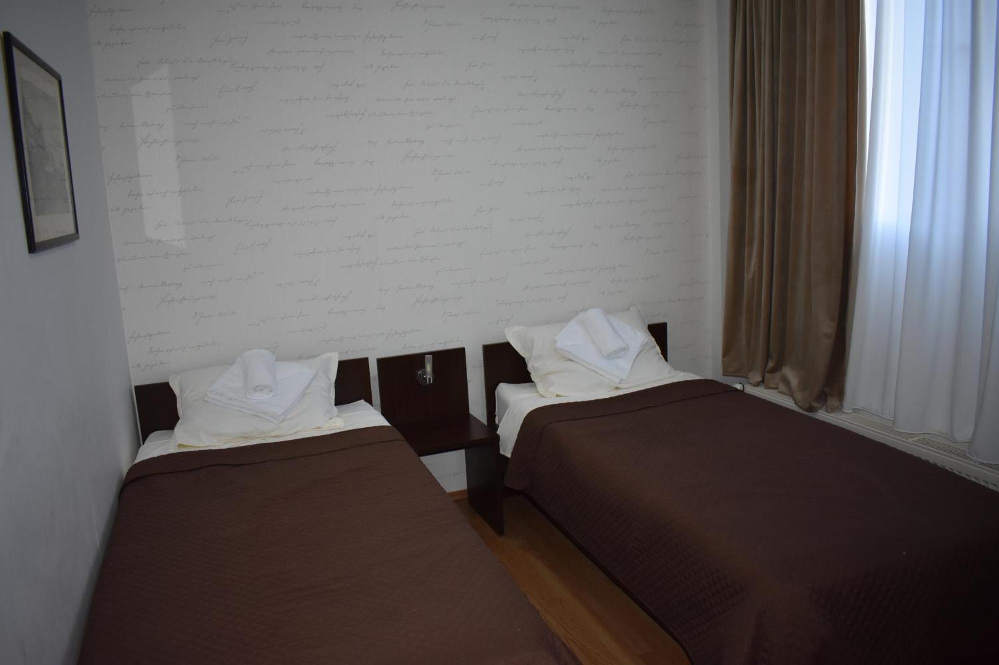 Garni Hotel Lion Jagodina Exterior foto
