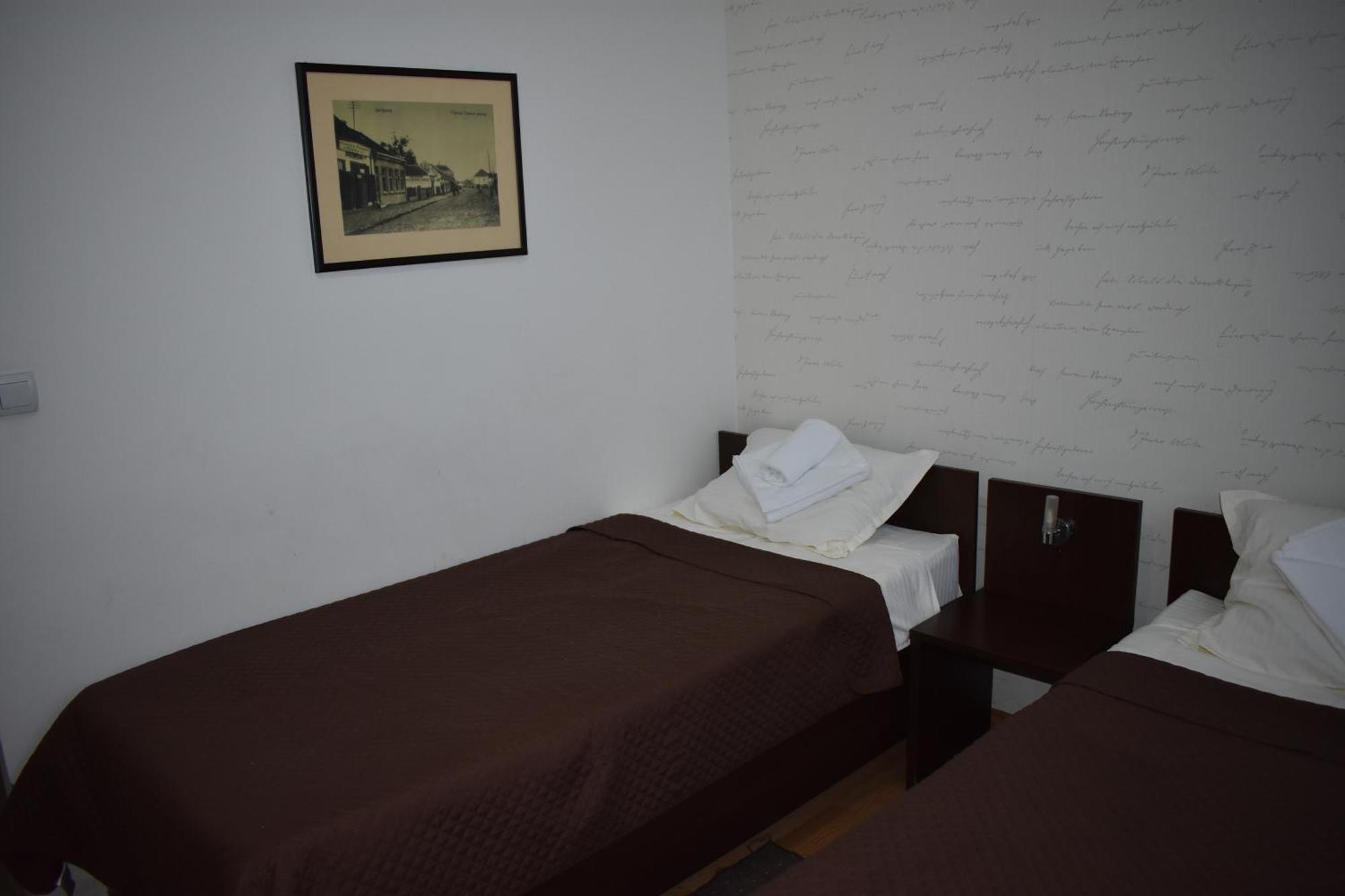 Garni Hotel Lion Jagodina Exterior foto