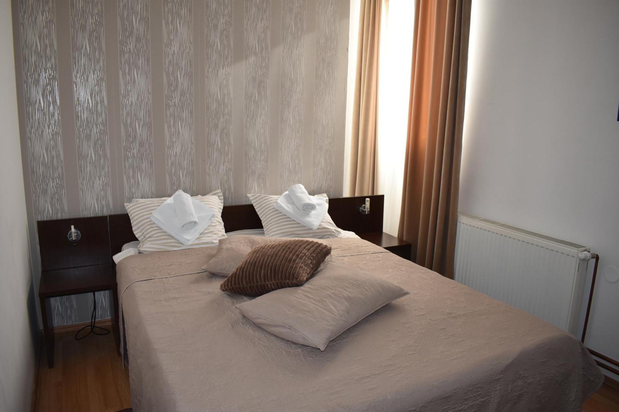Garni Hotel Lion Jagodina Exterior foto