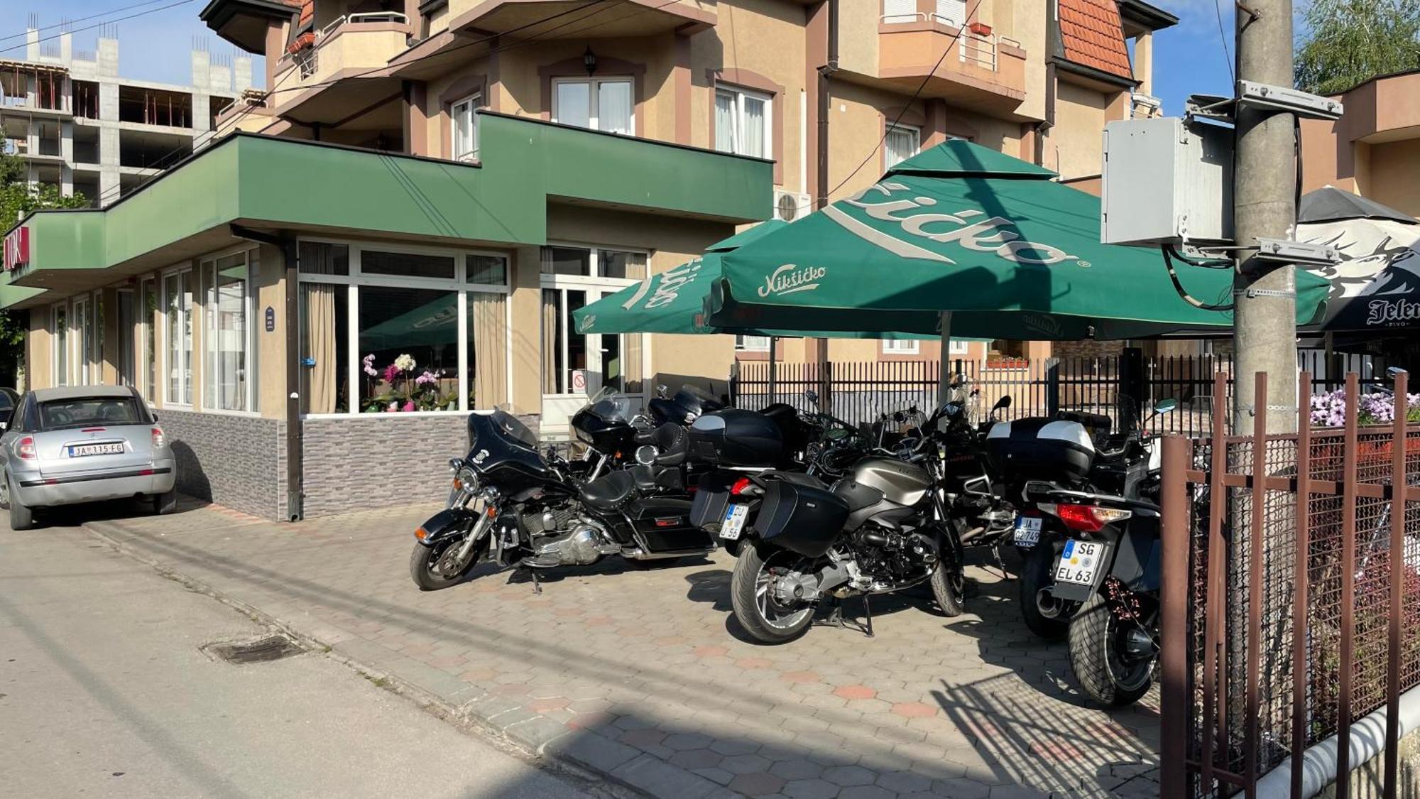 Garni Hotel Lion Jagodina Exterior foto