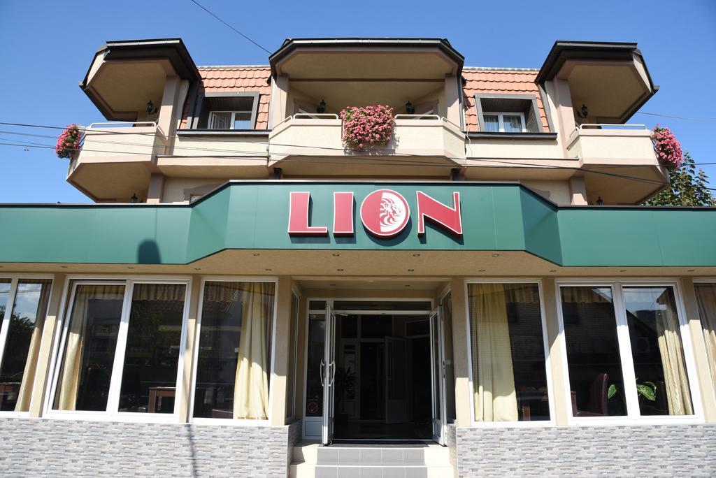 Garni Hotel Lion Jagodina Exterior foto